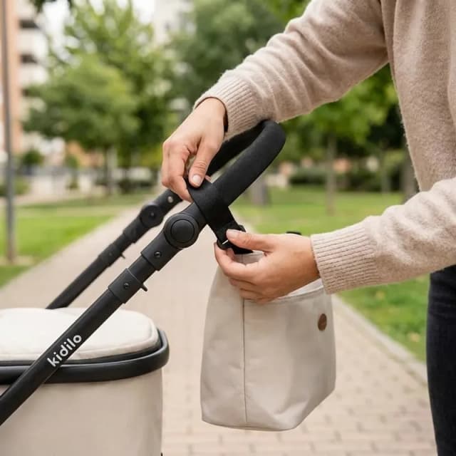 Acopla la pañalera al manillar regulable al instante